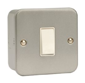 CL011  Essentials Metal Clad 1 Gang 2 Way 10AX Switch